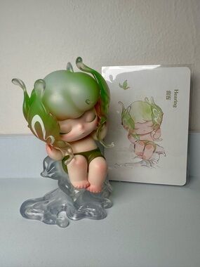 Dimoo Shapes in Nature “Hearing” Figure